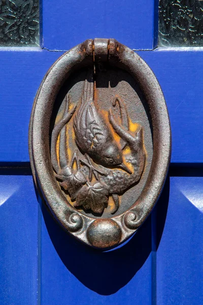 Close Ornate Door Knocker Blue Door — Foto de Stock
