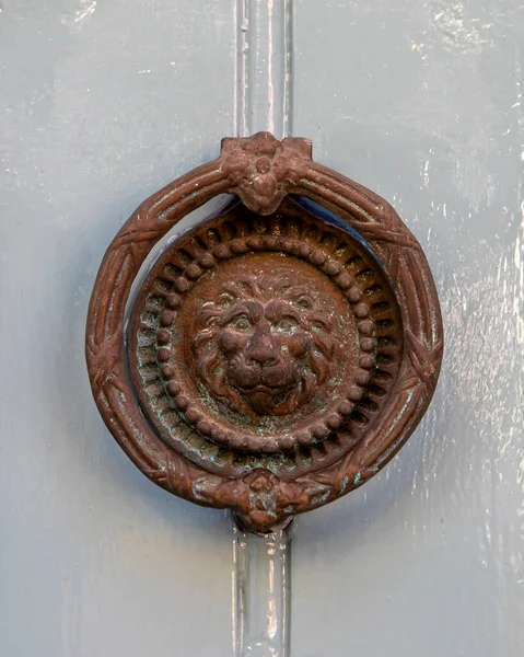 Close Old Ornate Door Knocker — Foto de Stock