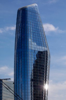Londra, İngiltere - 20 Nisan 2022: Bir Blackfriars gökdeleninin manzarası, aynı zamanda Vazo olarak da bilinir, ve Bumerang, Londra, İngiltere.