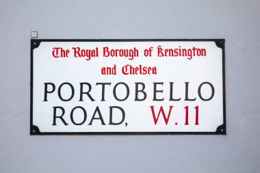 Londra, İngiltere - 5 Mayıs 2022: Londra, İngiltere 'de Notting Hill bölgesinde Portobello Road için sokak tabelası.
