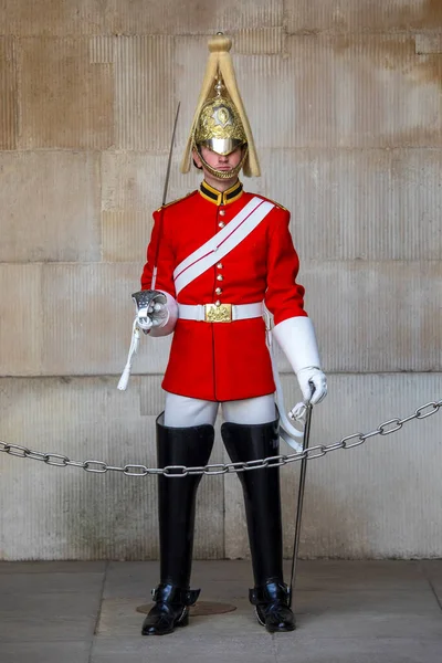 London April 2022 Туристи Дивляться Queens Life Guard Фото Horse — стокове фото