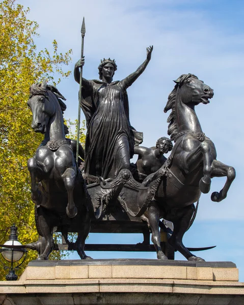 Londres Royaume Uni Avril 2022 Statue Boadicea Ses Filles Située — Photo