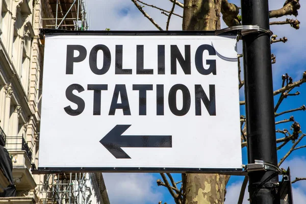 Sign Polling Station Local Election Central London — Stockfoto