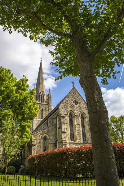 英国肯辛顿美丽的圣约翰诺丁山风景 — 图库照片