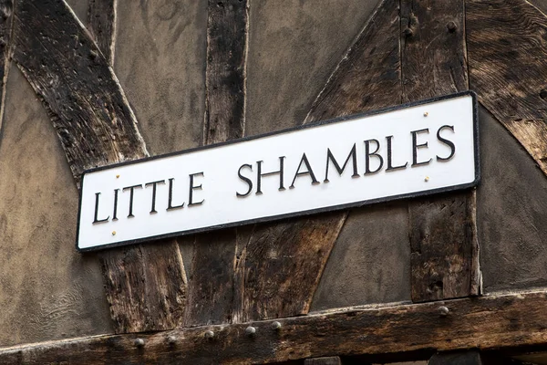 Närbild Gatuskylten Mot Little Shambles Den Historiska Staden York Storbritannien — Stockfoto