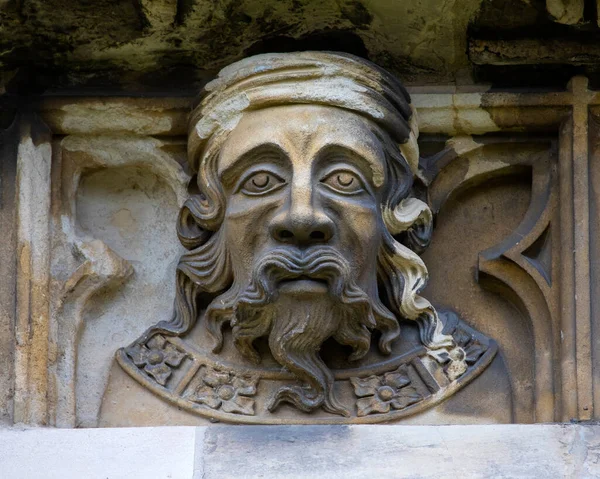 イギリスのヨーク市にある歴史的なヨーク ミニスターの外観の彫刻 — ストック写真