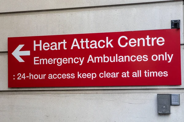 London June 2022 Sign Heart Attack Centre Bartholomews Hospital London — стокове фото