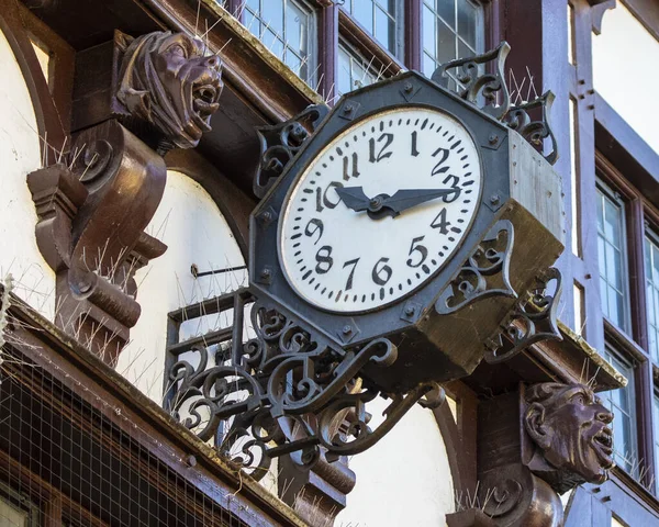 Clock Beautiful Carved Sculptures One Old Timber Framed Buildings Pentice — Zdjęcie stockowe