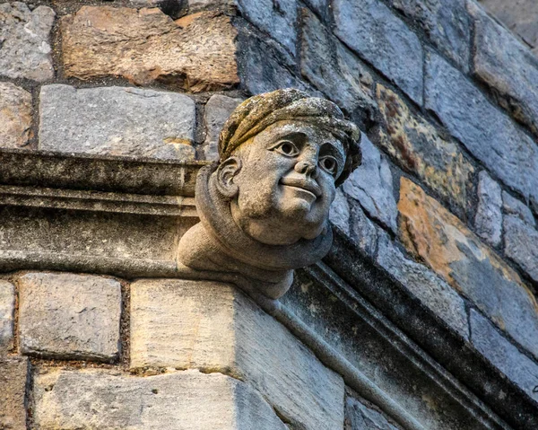 Виндзор Великобритания Ноября 2021 Года Закрытие Каменной Скульптуры Гаргойла Фасаде — стоковое фото