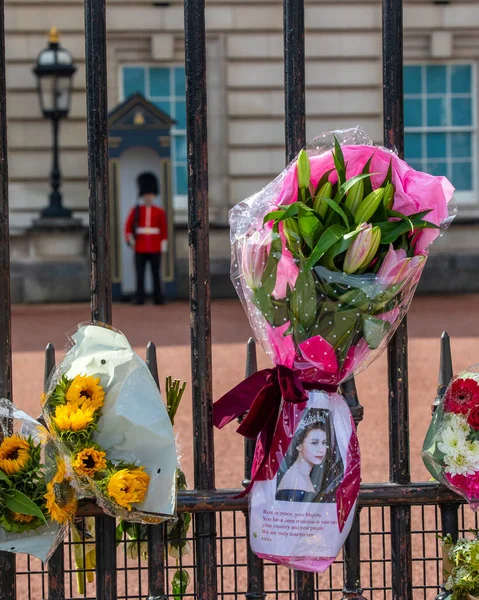 London September 9Th 2022 Flowers Message Left Well Wishers Buckingham — Stock Photo, Image