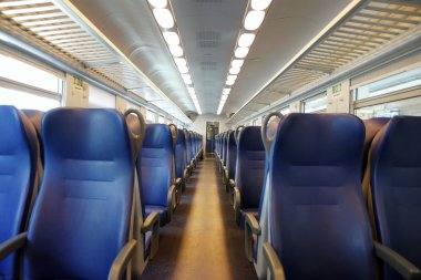 Emtpy tren iç