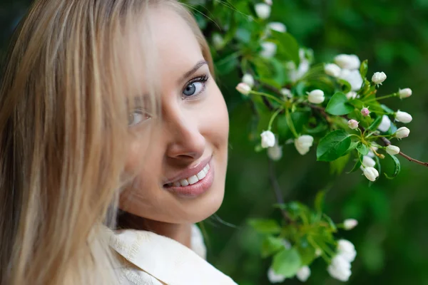 Beautiful blonde girl — Stock Photo, Image