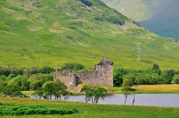 Ruined Scottish castle. — Stock Photo, Image