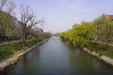 Romanya 'daki Bega Nehri' ne bakın.