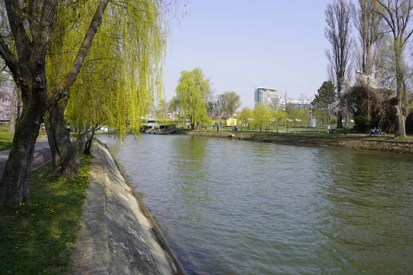 Romanya 'daki Bega Nehri' ne bakın.