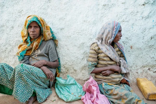 Harar Etiyopya eski şehir şehir Doğu Afrika yoksul dilenci kadın — Stok fotoğraf