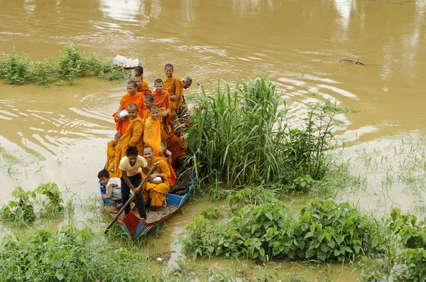 バッタンバン カンボジアの仏教の僧侶 — ストック写真