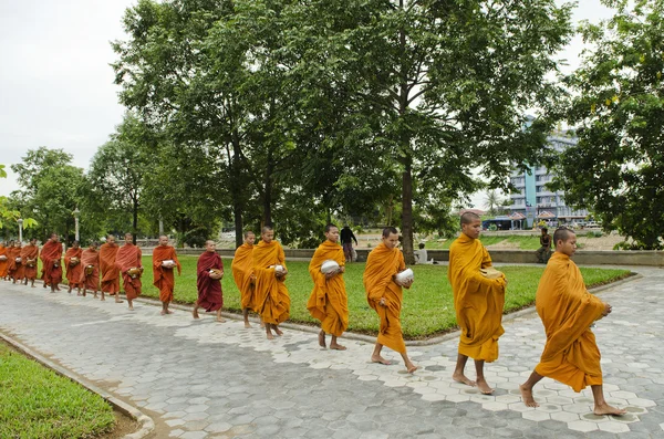 バッタンバン カンボジアの仏教の僧侶 — ストック写真