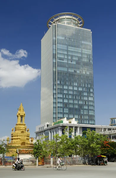 Modern kontorsbyggnad phnom penh Kambodja — Stockfoto