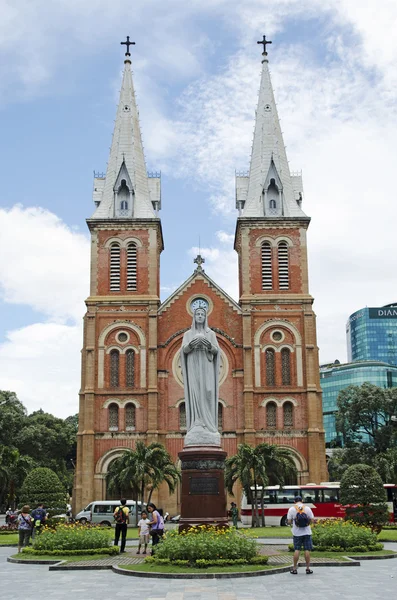 Notre dame catedral em ho chi minh vietnam — Fotografia de Stock