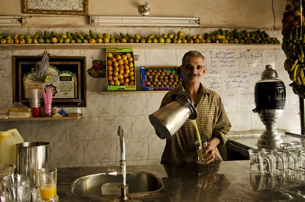 Loja de suco de frutas no egito cairo — Fotografia de Stock