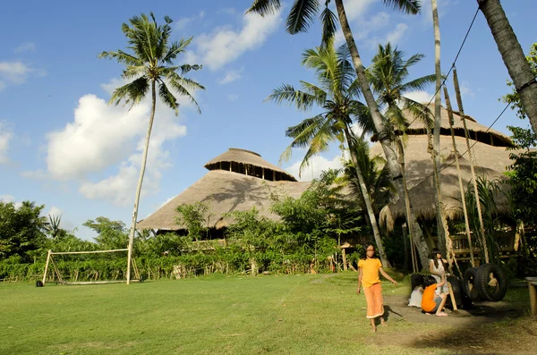 Grüne schule in bali indonesien — Stockfoto