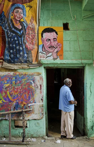 Escena callejera con tienda de artistas en cairo ciudad vieja egipto — Foto de Stock