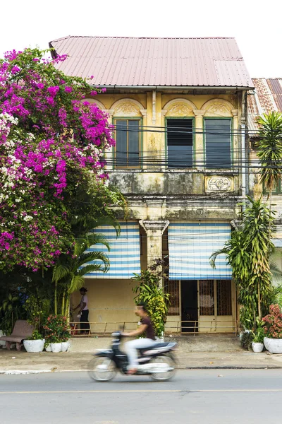 Franska koloniala hus i kampot Kambodja — Stockfoto