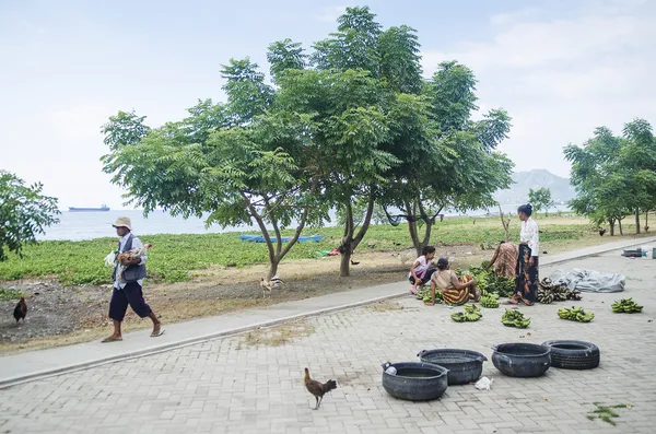 Street commerce in central dili east timor — Stock Photo, Image