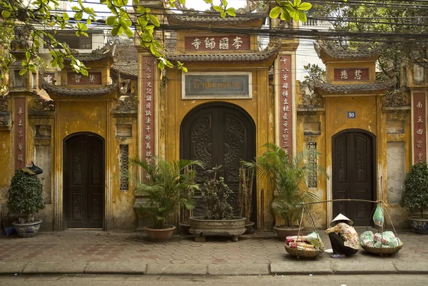 Kinesiskt tempel i hanoi vietnam — Stockfoto