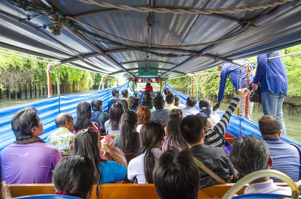 Ferry fluvial en bangagara thailand — Photo