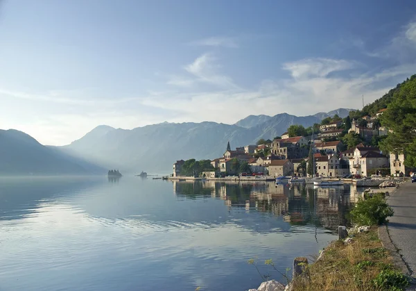 Perast pueblo en la bahía de kotor en montenegro —  Fotos de Stock