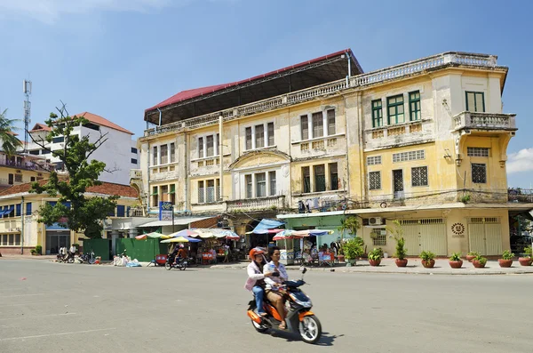 Edificio coloniale francese a Phnom Penh Cambogia — Foto Stock