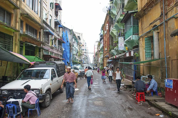 Calle en el centro de Yangon myanmar — Foto de Stock