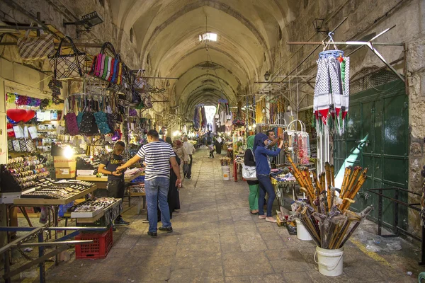 Marché aux souks à Jérusalem vieille ville israélienne — Photo