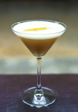 Turuncu martini alkollü kokteyl içki