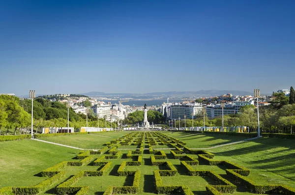 Weergave van eduardo 7e park tuinen Lissabon portugal — Stockfoto