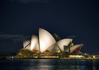 Avustralya'da Sydney opera binası gece