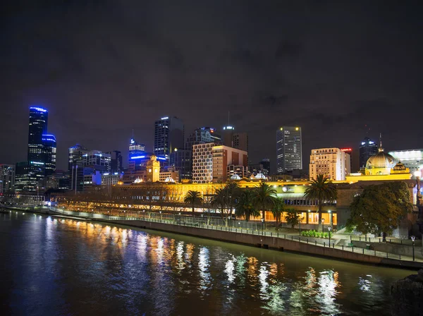 Centrální Panorama melbourne v Austrálii v noci — Stock fotografie