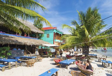 Koh rong ada plaj barları Kamboçya