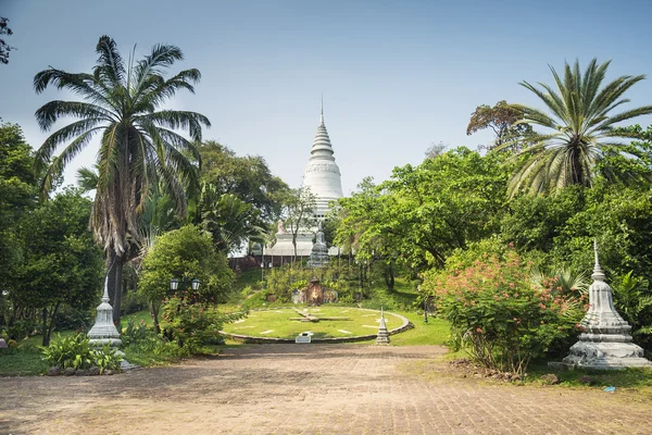 Wat phnom landmärke i phnom penh Kambodja — Stockfoto