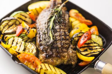 ızgara sebzeli dana biftek