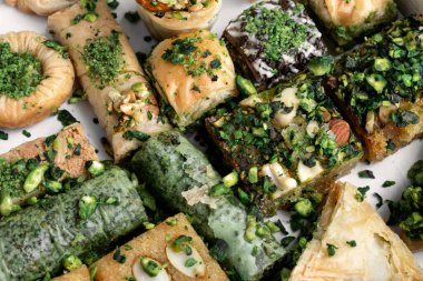 Geleneksel baklava Orta Doğu tatlı pastaları İstanbul hindisinde