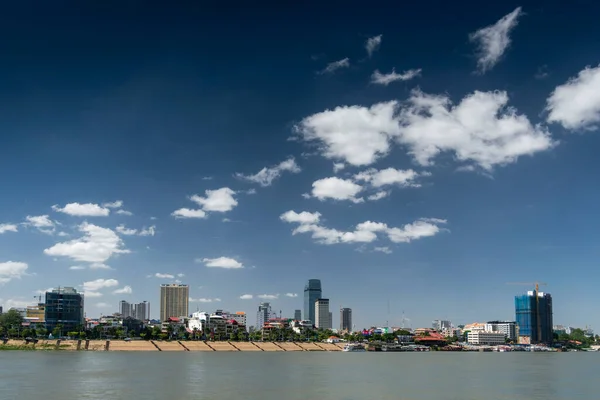 Phnom Penh City Riverside Skyline View Modern Buildings Cambodia — Stock Photo, Image