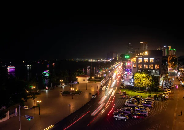Riverside Ilçesi Şehir Merkezindeki Merkez Caddede Geceleyin Penh City Kamboçya — Stok fotoğraf
