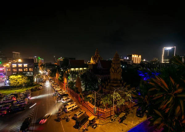 Riverside Ilçesi Şehir Merkezindeki Merkez Caddede Geceleyin Penh City Kamboçya — Stok fotoğraf