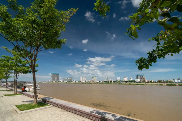 Řeky Pěší Promenáda Centrálního Města Phnom Penh Chroy Changva Panorama — Stock fotografie