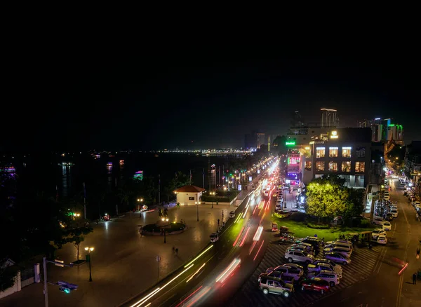 Riverside Ilçesi Şehir Merkezindeki Merkez Caddede Geceleyin Penh City Kamboçya — Stok fotoğraf