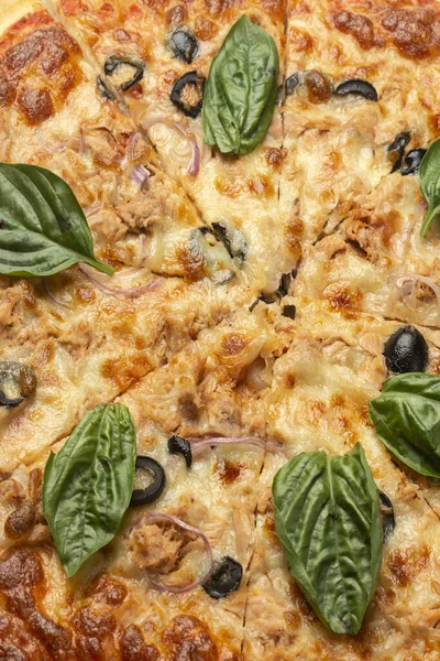 Close Detail Mixed Organic Vegetables Vegetarian Pizza Fresh Basil — Stock Photo, Image