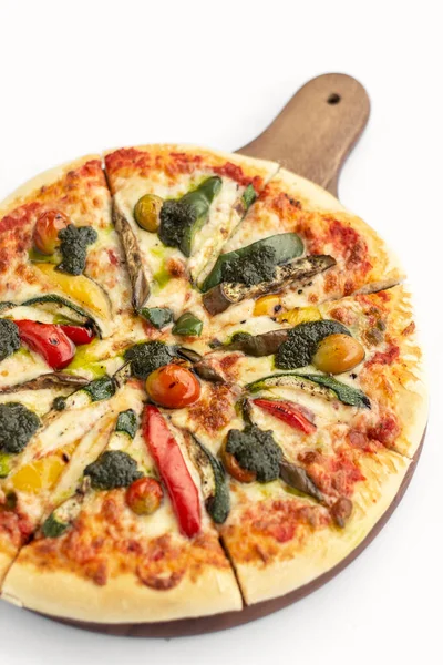 Mixed Organic Vegetables Vegetarian Pizza White Background — Stock Photo, Image